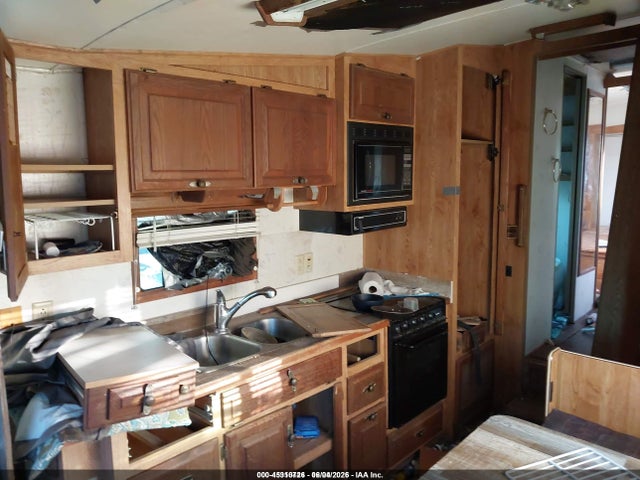 Продажа на аукционе авто 1991 Carriage Fifth Wheel, vin: 16F62B3R9M1009225, номер лота: 45310726