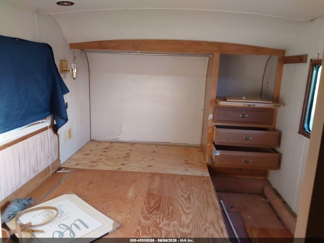 Продажа на аукционе авто 1991 Carriage Fifth Wheel, vin: 16F62B3R9M1009225, номер лота: 45310726