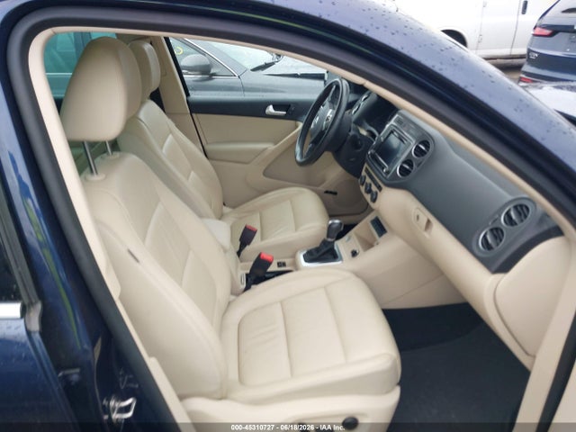 WVGBV7AX0GW609817 Volkswagen Tiguan Sel