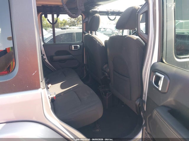 1C4HJXEN3MW592851 Jeep Wrangler Unlimited Sahara 4x4