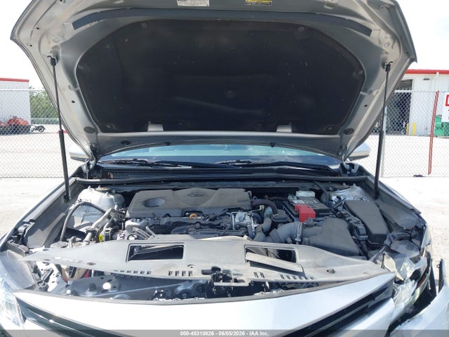 2020 Toyota Camry Le მანქანა იყიდება აუქციონზე, vin: 4T1C11AK3LU935781, აუქციონის ნომერი: 45310826