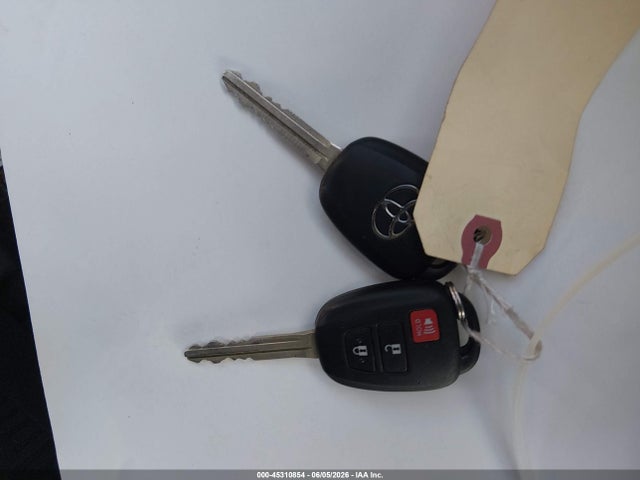 45310854 :رقم المزاد ، JTMRFREV7FD152695 vin ، 2015 Toyota Rav4 Xle مزاد بيع