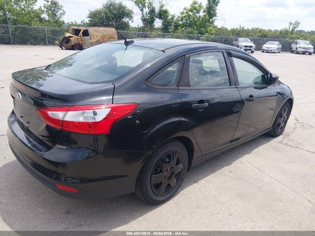 Продажа на аукционе авто 2013 Ford Focus S, vin: 1FADP3E21DL257865, номер лота: 45310910