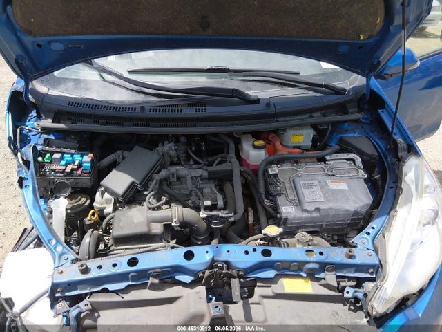Toyota Prius C Two 2014 JTDKDTB36E1077172 Image 10