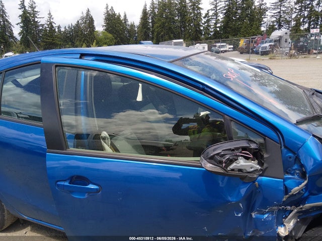 Toyota Prius C Two 2014 JTDKDTB36E1077172 Image 13