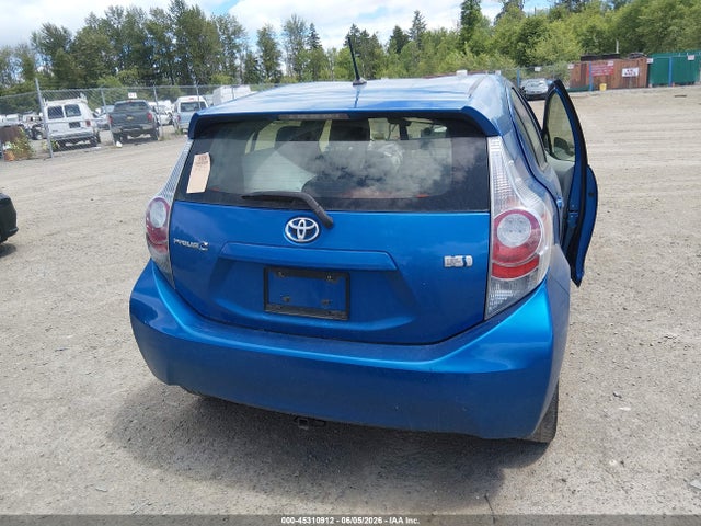 Toyota Prius C Two 2014 JTDKDTB36E1077172 Image 16