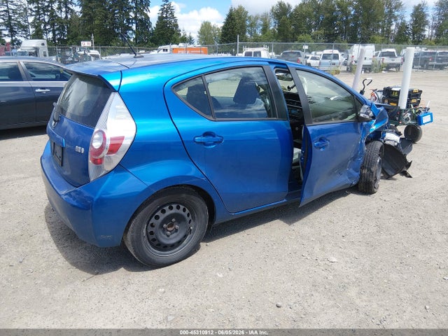 Toyota Prius C Two 2014 JTDKDTB36E1077172 Image 4