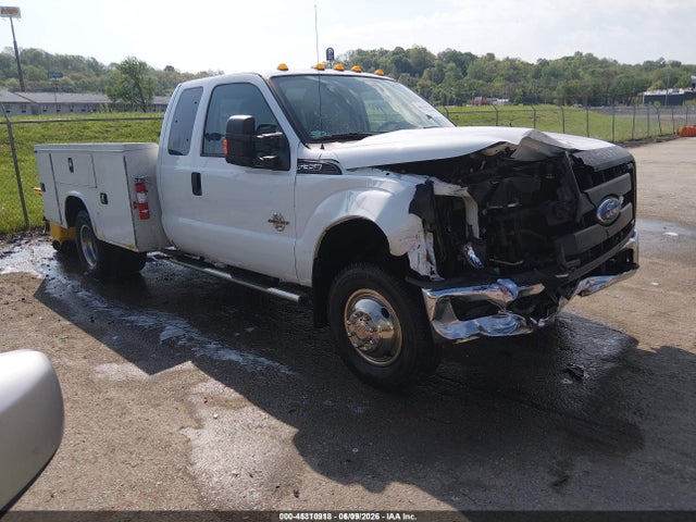 45310918 :رقم المزاد ، 1FD8X3HT0EEA66407 vin ، 2014 Ford F-350 Chassis Xl مزاد بيع