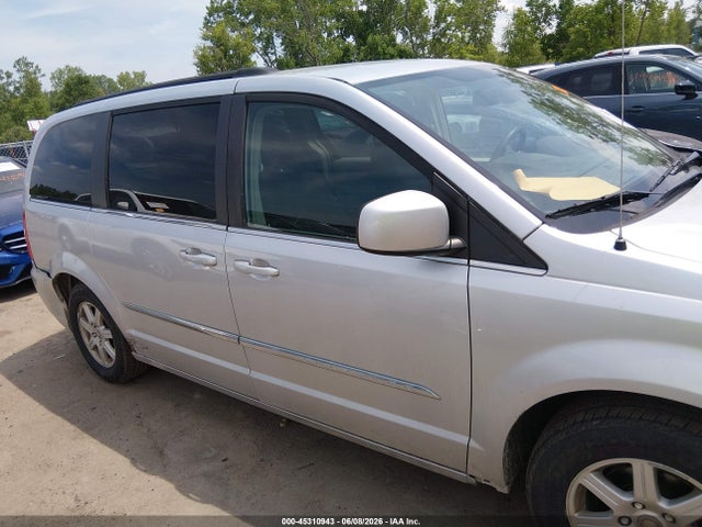 45310943 :رقم المزاد ، 2A4RR5DG3BR637260 vin ، 2011 Chrysler Town & Country Touring مزاد بيع