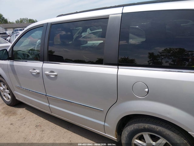 45310943 :رقم المزاد ، 2A4RR5DG3BR637260 vin ، 2011 Chrysler Town & Country Touring مزاد بيع
