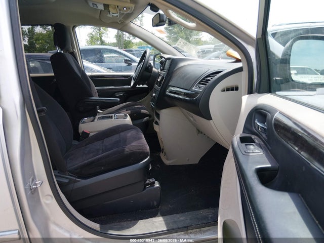 45310943 :رقم المزاد ، 2A4RR5DG3BR637260 vin ، 2011 Chrysler Town & Country Touring مزاد بيع