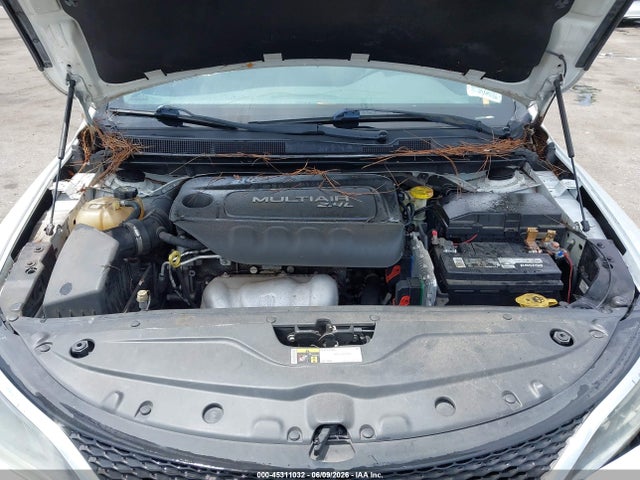 45311032 :رقم المزاد ، 1C3CCCAB4FN649080 vin ، 2015 Chrysler 200 Limited مزاد بيع