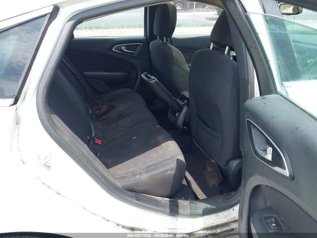 45311032 :رقم المزاد ، 1C3CCCAB4FN649080 vin ، 2015 Chrysler 200 Limited مزاد بيع