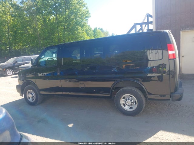 1GAWGEFP1L1259627 Chevrolet Express Passenger Rwd 2500 Regular Wheelbase Ls