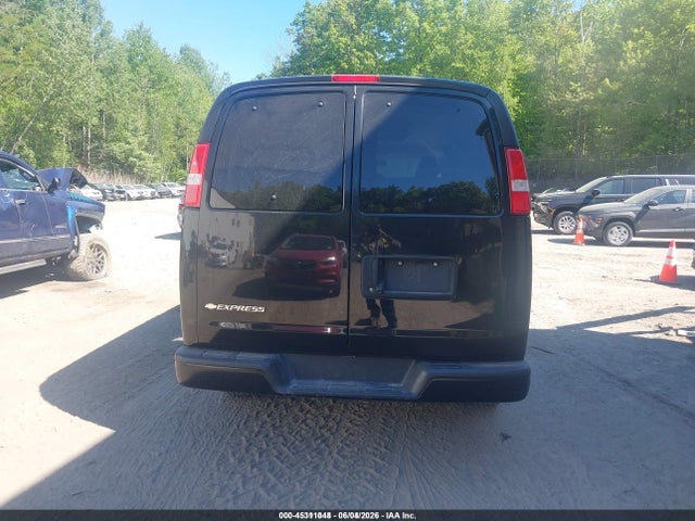 1GAWGEFP1L1259627 Chevrolet Express Passenger Rwd 2500 Regular Wheelbase Ls