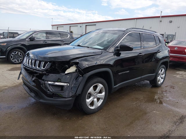 3C4NJDBB0JT256927 Jeep Compass Latitude 4x4