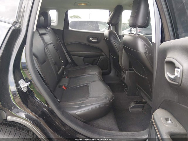 3C4NJDBB0JT256927 Jeep Compass Latitude 4x4