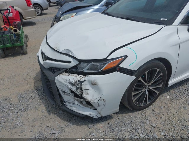 Продаж на аукціоні авто 2018 Toyota Camry Se, vin: 4T1B11HK6JU629219, номер лоту: 45311419
