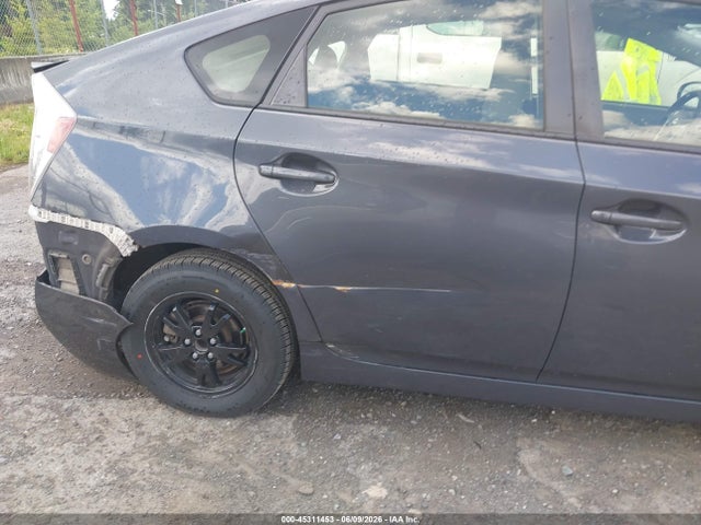 Toyota Prius Two 2015 JTDKN3DU3F1883524 Image 20