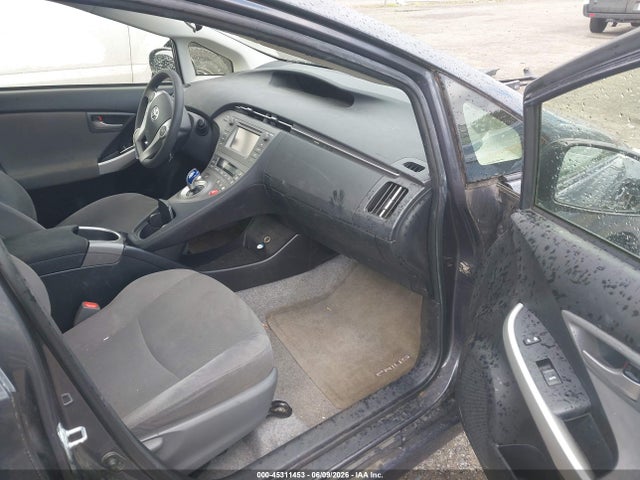 Toyota Prius Two 2015 JTDKN3DU3F1883524 Image 5