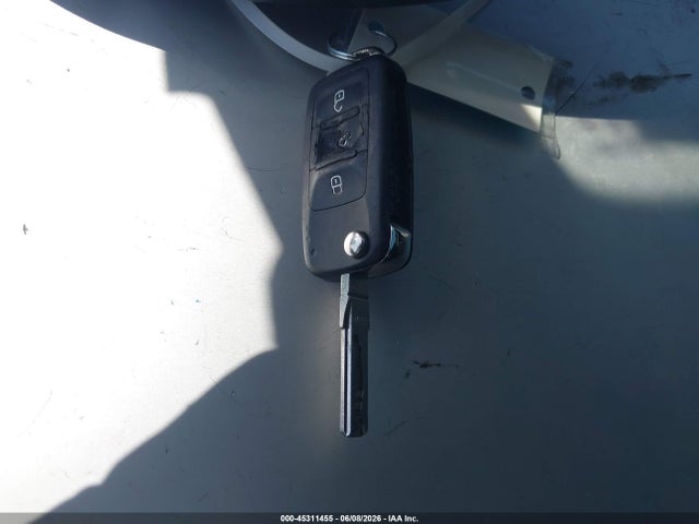 3VW2K7AJ5EM383082 Volkswagen Jetta 2.0l S