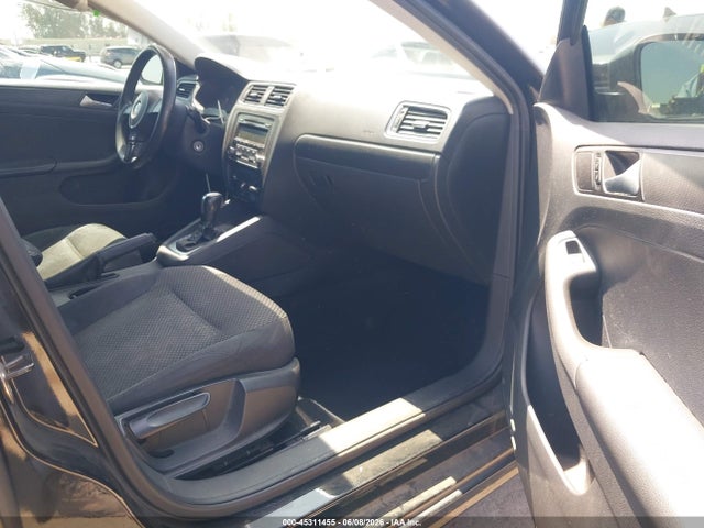 3VW2K7AJ5EM383082 Volkswagen Jetta 2.0l S