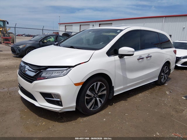 Honda Odyssey Elite 2018 5FNRL6H94JB038290 Image 2