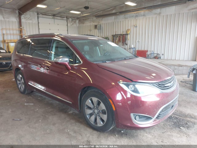 Продаж на аукціоні авто 2018 Chrysler Pacifica Hybrid Limited, vin: 2C4RC1N71JR113067, номер лоту: 45311748