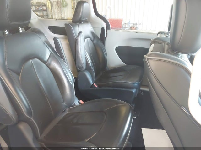 45311748 :رقم المزاد ، 2C4RC1N71JR113067 vin ، 2018 Chrysler Pacifica Hybrid Limited مزاد بيع