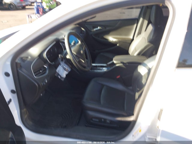 1G1ZE5ST4PF139190 Chevrolet Malibu Fwd 2lt