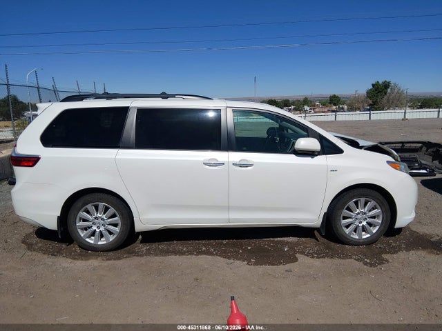 5TDDZ3DC9HS166071 Toyota Sienna Xle Premium 7 Passenger