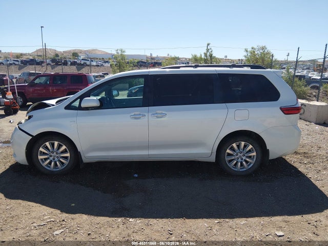 5TDDZ3DC9HS166071 Toyota Sienna Xle Premium 7 Passenger