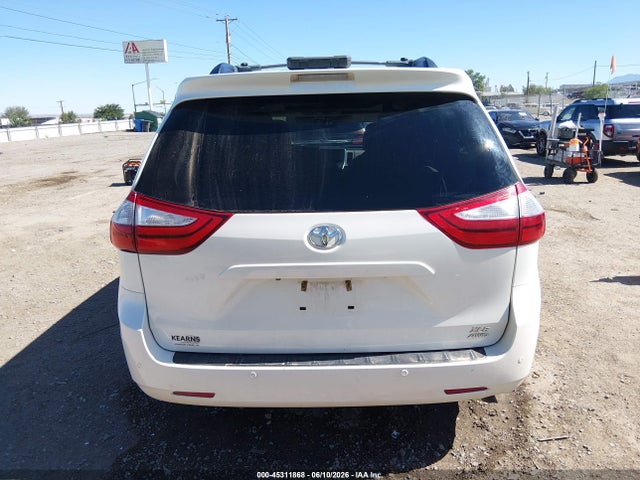 5TDDZ3DC9HS166071 Toyota Sienna Xle Premium 7 Passenger
