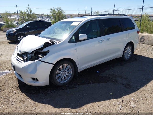 5TDDZ3DC9HS166071 Toyota Sienna Xle Premium 7 Passenger