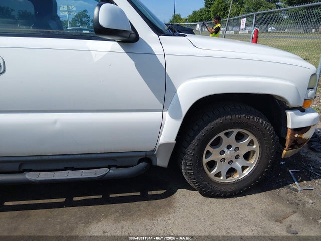 2003 Chevrolet Suburban 1500 Z71 მანქანა იყიდება აუქციონზე, vin: 3GNFK16Z13G202000, აუქციონის ნომერი: 45311941