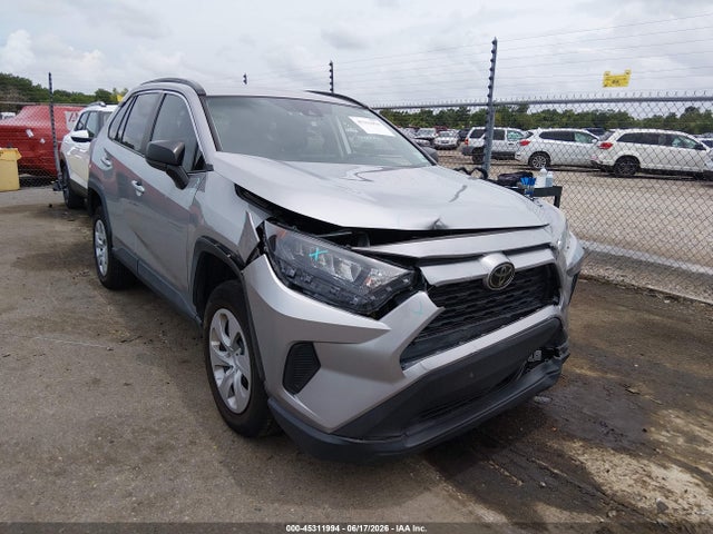 Toyota RAV4 LE 2020 2T3F1RFV1LC076438 Image 1