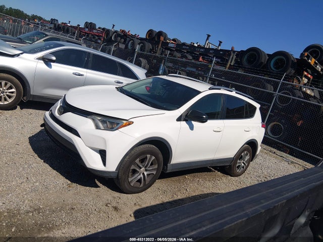 JTMZFREV0JJ731957 Toyota RAV4 LE
