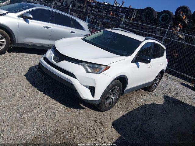 JTMZFREV0JJ731957 Toyota RAV4 LE