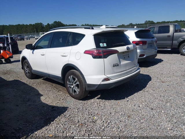 JTMZFREV0JJ731957 Toyota RAV4 LE