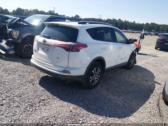 JTMZFREV0JJ731957 Toyota RAV4 LE