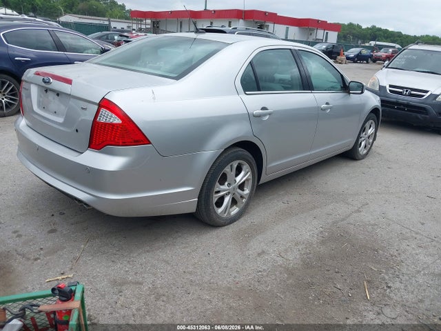 45312063 :رقم المزاد ، 3FAHP0HA8CR329048 vin ، 2012 Ford Fusion Se مزاد بيع