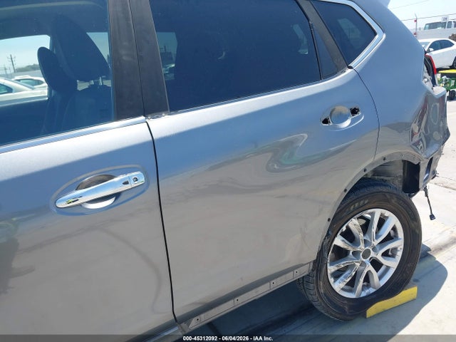Aukcja sprzedaży 2018 Nissan Rogue Sv, vin: KNMAT2MT8JP588721, numer aukcji: 45312092