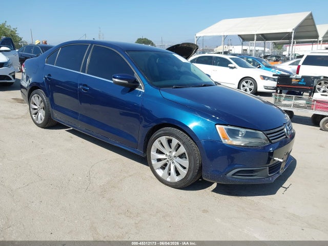 2013 Volkswagen Jetta 2.5l Se მანქანა იყიდება აუქციონზე, vin: 3VWDP7AJ9DM410339, აუქციონის ნომერი: 45312173