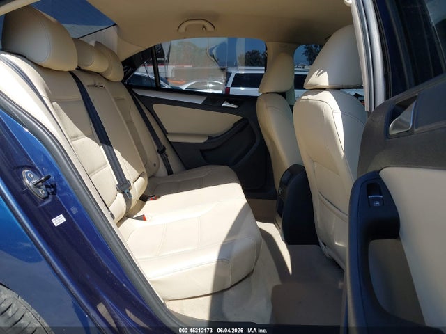 2013 Volkswagen Jetta 2.5l Se მანქანა იყიდება აუქციონზე, vin: 3VWDP7AJ9DM410339, აუქციონის ნომერი: 45312173