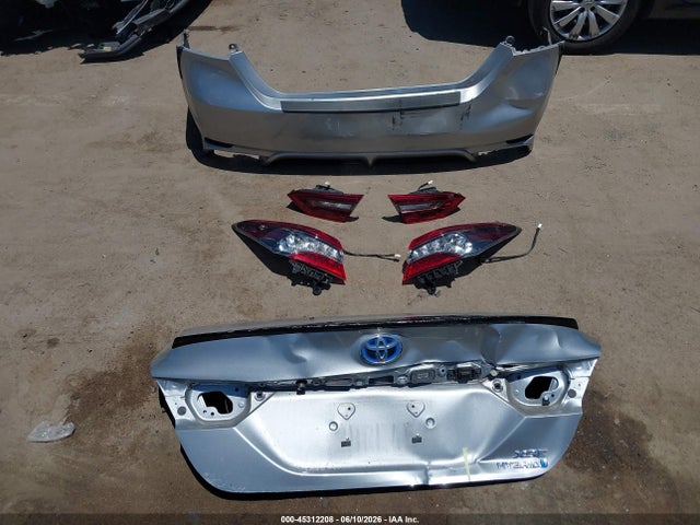 4T1K31AK2NU042588 Toyota Camry Xse Hybrid