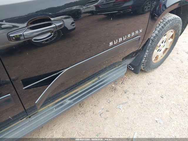 45312269 :رقم المزاد ، 1GNSKJE70DR329157 vin ، 2013 Chevrolet Suburban 1500 Lt مزاد بيع