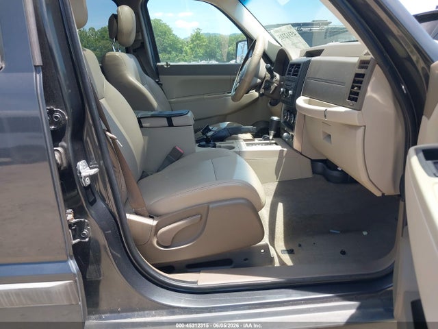45312315 :رقم المزاد ، 1J4PN2GK2BW515529 vin ، 2011 Jeep Liberty Sport مزاد بيع