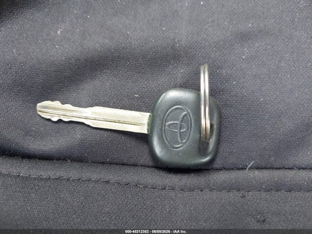 Продаж на аукціоні авто 2001 Toyota Sequoia Limited V8, vin: 5TDBT48A71S026890, номер лоту: 45312382
