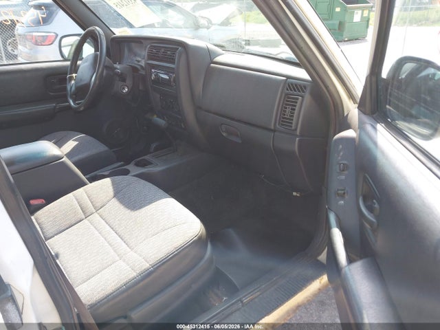 Продаж на аукціоні авто 2000 Jeep Cherokee Sport, vin: 1J4FF48S7YL249373, номер лоту: 45312415