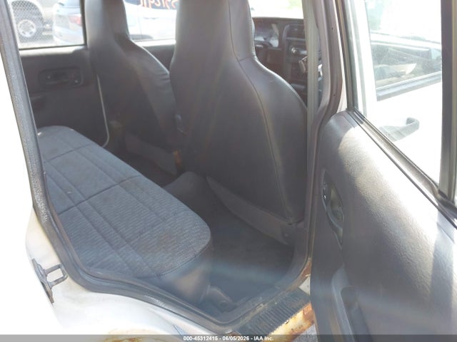 Продаж на аукціоні авто 2000 Jeep Cherokee Sport, vin: 1J4FF48S7YL249373, номер лоту: 45312415